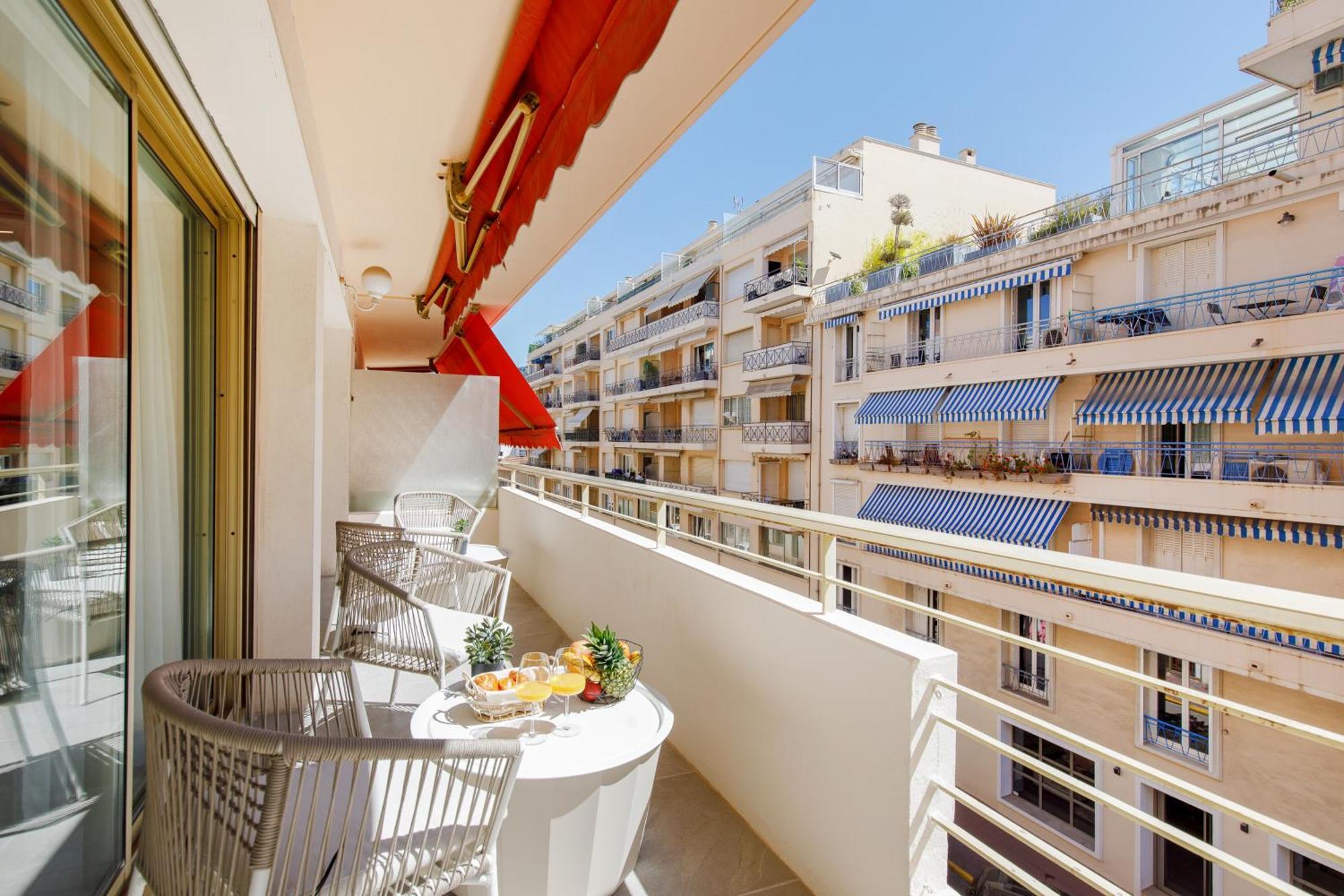 Apartamento T3appartement De Luxe Croisette En Face De La Martinez 80m2